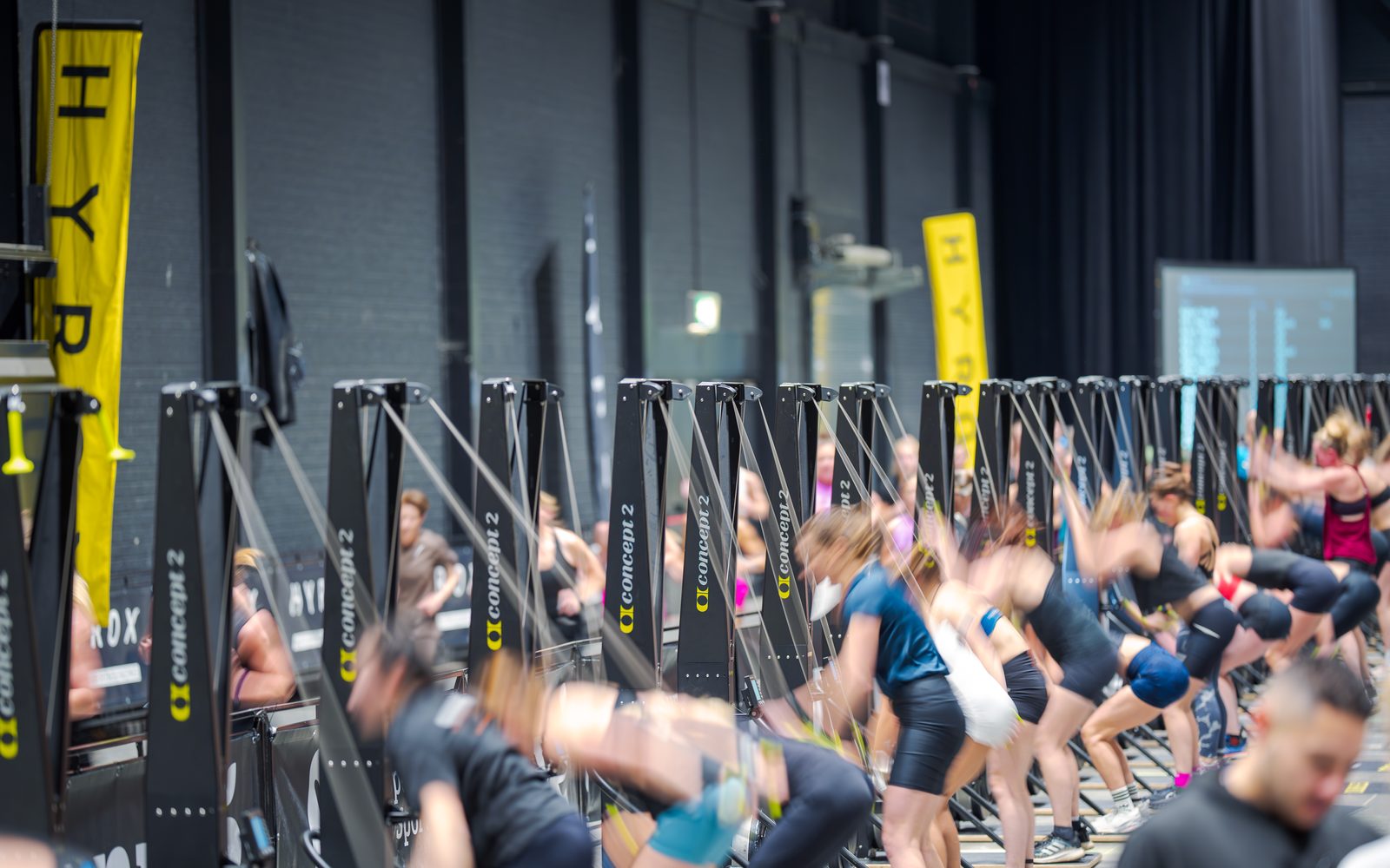 HYROX Maastricht – versenyzők a workout zónában